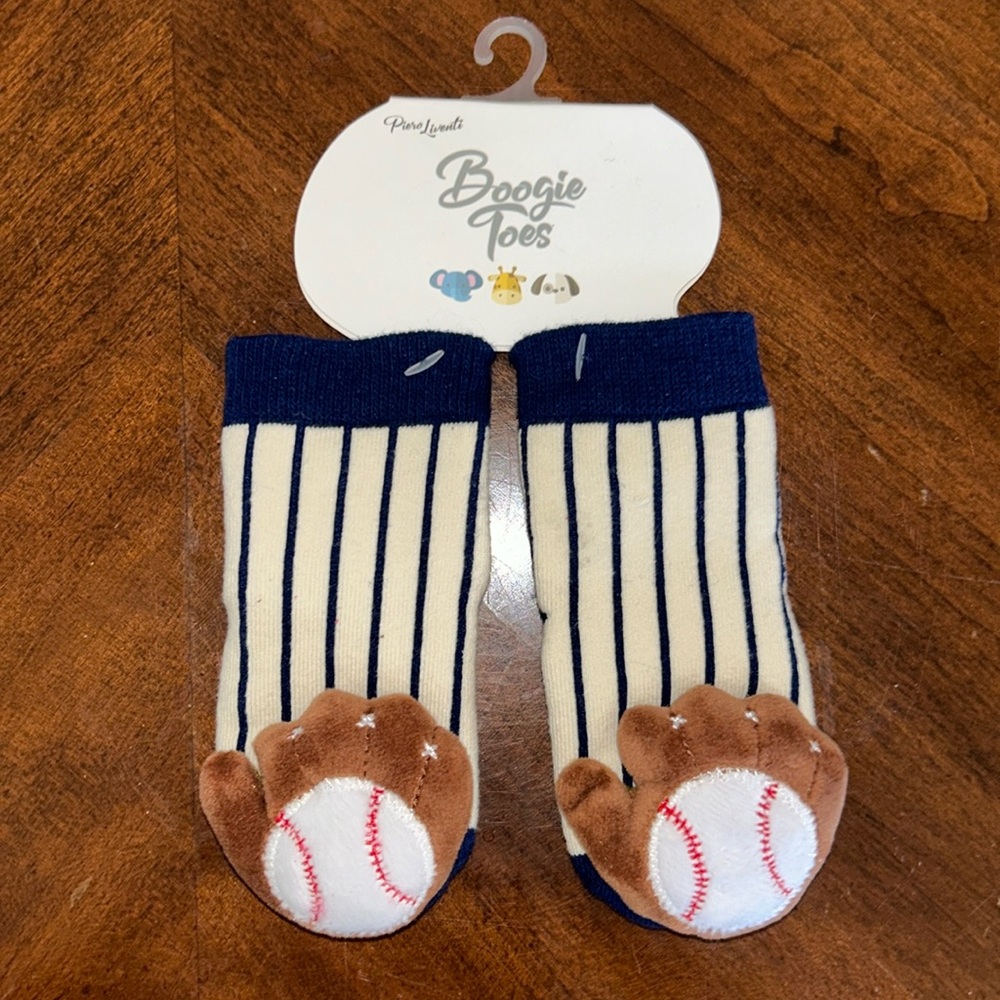 NWT Boogie toes size small